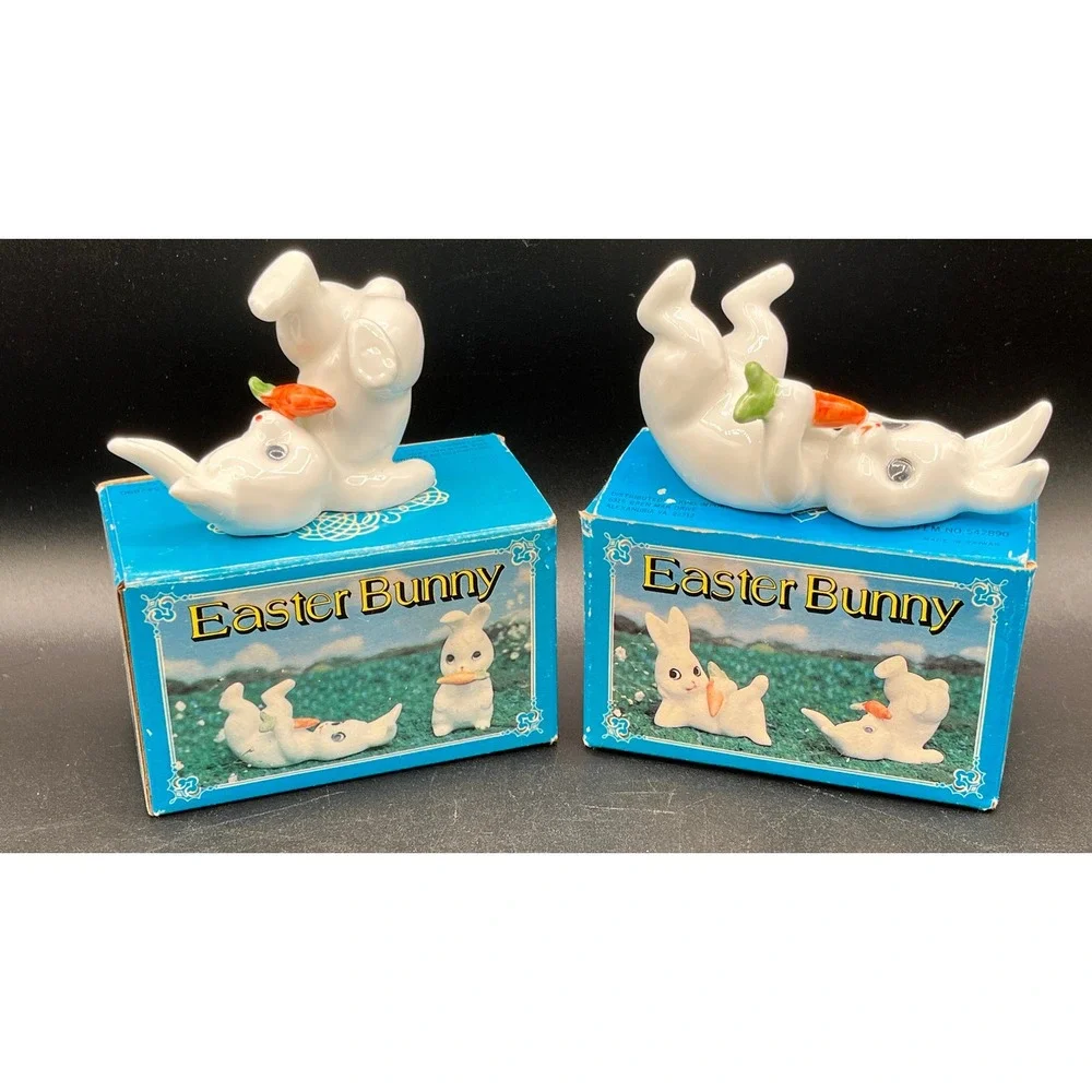 Vtg Easter Bunny Porcelain Figurine Set of‎ 2 White Rabbit Carrot Playful In Box